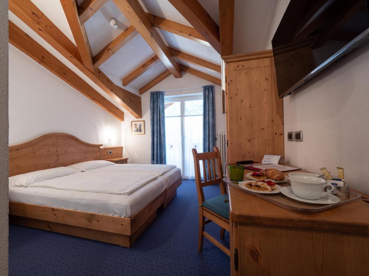 Hotel Garni Sottobosco ดิมาโร ภายนอก รูปภาพ